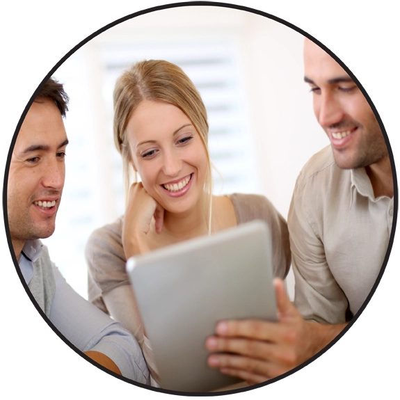 salesman_with_couple